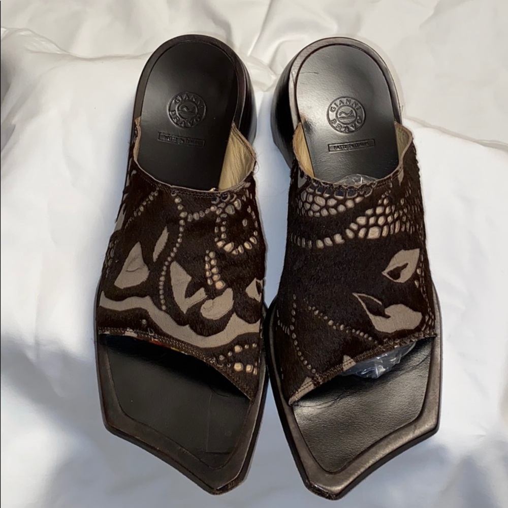 Gianni Bravo brown pony plat mule sandals 7.5